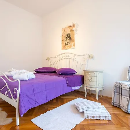 Elegant & Enchanting - At Old Town Entrance - Appartement *
