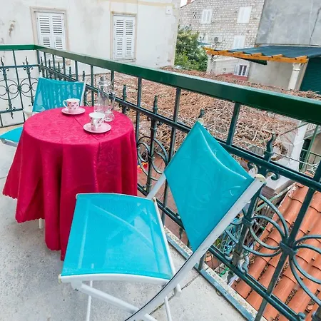 Elegant & Enchanting - At Old Town Entrance - *