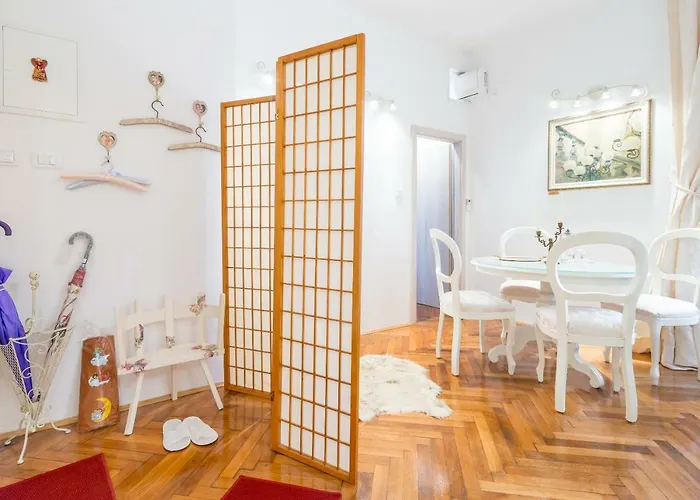 Elegant & Enchanting - At Old Town Entrance - *